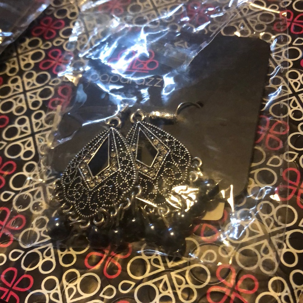 Sliver and black earrings